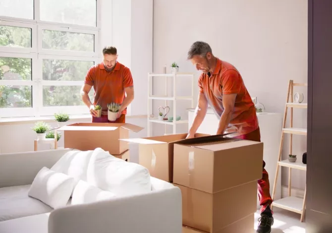 professional office movers packing office furniture in Riyadh